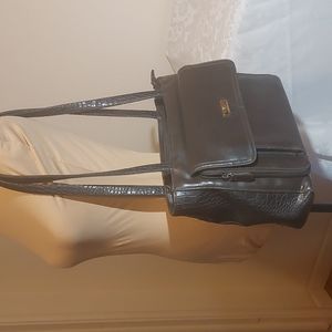 LiZ CLAIBORNE purse. Brown faux leather.  Pre-owned great condition.